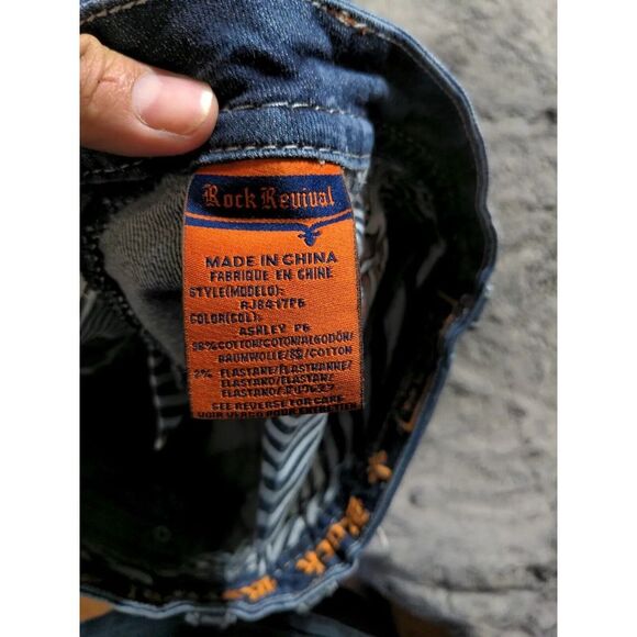 Rock Revival Ashley Easy Capri Women's Size 27, Medium Wash - Picture 8 of 12